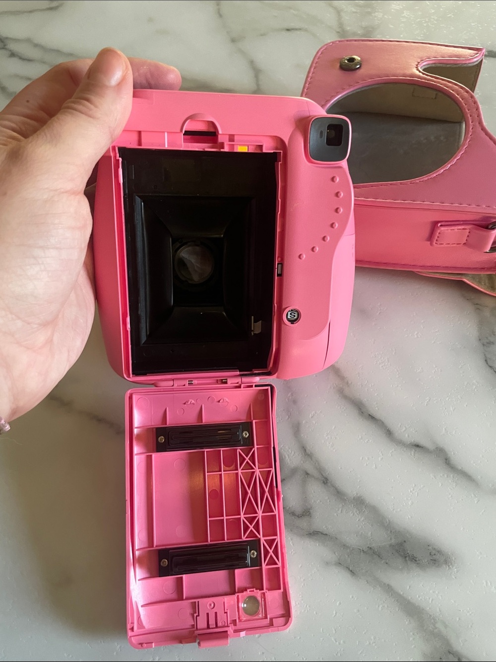 Fujifilm Instax Mini 9 Polaroid Camera with Bright Pink Matching Case - Picture 5 of 7